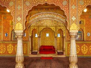 النحاس هو جزء من ثروة الهند المعدنيةَّ ومصدر منتجات عدة كالزهريات والدلات والأواني المزخرفة النحاس هو جزء من ثروة الهند المعدنيةَّ ومصدر منتجات عدة كالزهريات والدلات والأواني المزخرفة