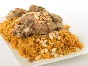 يزيد تناول الكبسة من نشاط الجسم بسبب التوابل كما أنها تؤخر ظهور الشيخوخة وعلامات تقدم العمر