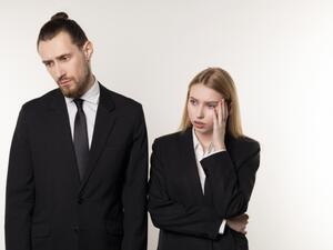 اللامبالاة في علاقات الزواج يمكن أن تؤدي إلى الشعور بالوحدة والمرارة والإهمال اللامبالاة في علاقات الزواج يمكن أن تؤدي إلى الشعور بالوحدة والمرارة والإهمال