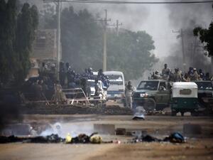 Sudanese forces are deployed around Khartoum's army headquarters on June 3, 2019 as they try to disperse Khartoum's sit-in. (ASHRAF SHAZLY / AFP)
