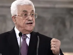 Palestinian president Mahmoud Abbas speaks during a press conference after a meeting with the Greek prime minister on December 21, 2015 in Athens. (AFP Photo)