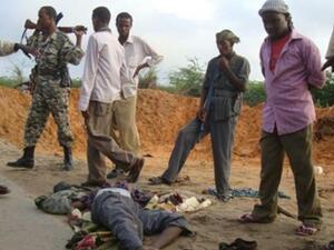  القنبلة انفجرت عند نقطة التفتيش الأولى على الطريق المؤدي إلى المطار