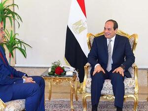 Egyptian Prime Minister Moustafa Madbouly (R) could lose his position  (Twitter)