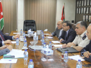 Palestinian and Jordanian finance ministers discussing cooperation in the Jordanian capital, Amman. 