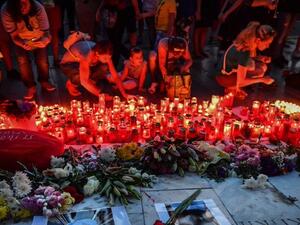 Thousands take to the streets to accuse 'corrupt' cops of turning a blind eye to emergency phone calls pleading for help from 'murdered' 15-year-old girl (Twitter)