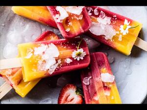 مثلجات المانجو والفراولة