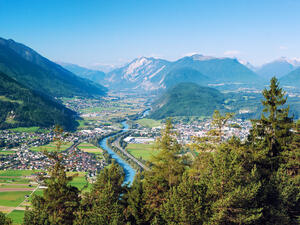 Panoramic bird's eye view of the cities Rietz, Telfs, (Shutterstock)	