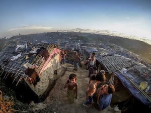 Views of the huts built and inhabited by Rohingya  (Shutterstock)	