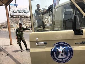 A fighter of the UAE-trained Security Belt Force, dominated by backers of the the Southern Transitional Council (STC) which seeks independence for south Yemen. (AFP/ File Photo)