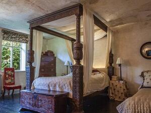 The bed is located in the Georgian wing of the historic property, which is available to rent (dailymail.co.uk)