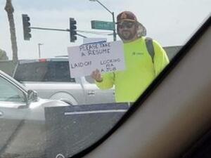 Patrick Hoagland took matters into his own hands and began distributing his CV on Arizona streets in temperatures of 110F. (Twitter)