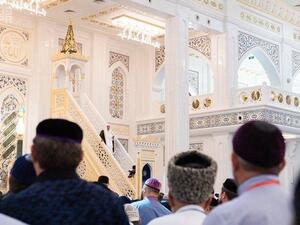 MWL Secretary-General Dr. Mohammed bin Abdul Karim Al-Issa delivers the first Friday sermon to be given in the mosque at the request of President Kadyrov. (SPA)