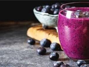 مخفوق التوت وبذور الشيا