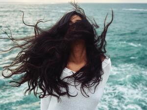 6 نصائح للفتيات للعناية بالشعر الخفيف