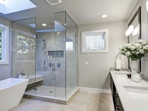 إضافة أزهار ذات أشكال عدَّة، سواء كانت طبيعيَّة أم اصطناعية  إضافة أزهار ذات أشكال عدَّة، سواء كانت طبيعيَّة أم اصطناعية