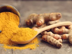 استخدموا الكركم في علاج الجروح ومشاكل الجلد والالتواء العضلي وأمراض الكبد 