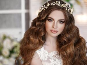 على العروس ألا تُغفل أهمية البروفة تسريحة الزفاف في تحضيرها نفسياً  على العروس ألا تُغفل أهمية البروفة تسريحة الزفاف في تحضيرها نفسياً