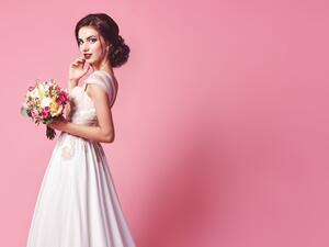 أكثر ما يخفي عيوب الأرداف أو الصبايا صاحبات جسم الكمثرى هي الفساتين المنفوشة بقصة السندريلا أكثر ما يخفي عيوب الأرداف أو الصبايا صاحبات جسم الكمثرى هي الفساتين المنفوشة بقصة السندريلا