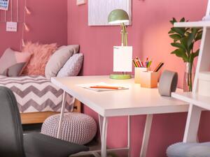  يتعين إعادة ضبط ارتفاع المكتب مع جسم الطفل كل ستة أشهر