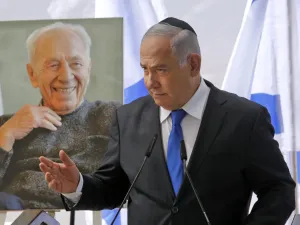 Netanyahu called on his main challenger Benny Gantz to form a unity government together, a major development after deadlocked election results put his long tenure in office at risk. (GIL COHEN-MAGEN / AFP)