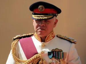 King Abdullah II of Jordan arrives in Parliament on October 14, 2018. KHALIL MAZRAAWI / AFP