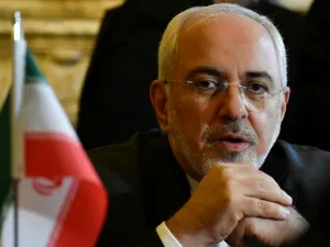 Iran Foreign Minister Mohammad Javad Zarif Khonsari talks with his Belgian counterpart in Brussels on January 11, 2018. (AFP/ File Photo)