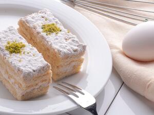 وصفة سهلة وسريعة وشهية لصنع كيكة الحليب بالسكر البودرة