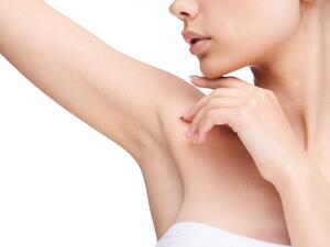 من بين أكثر المشاكل التي تصيب منطقة الإبط هي نقص الترطيب الذي يسبب الحكة والتهيج من بين أكثر المشاكل التي تصيب منطقة الإبط هي نقص الترطيب الذي يسبب الحكة والتهيج