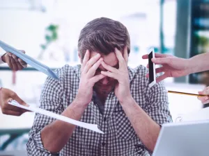 عدم مقارنة نفسك بما تراه على مواقع التواصل الاجتماعي لأنّها قد تكون صوراً مركبة لا صحّة لها