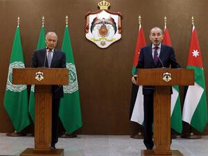 Arab League Secretary-General Ahmed Aboul Gheit (L) attends with Jordanian Foreign Minister Ayman Safadi following their meeting in Amman on October 20, 2019. (Khalil MAZRAAWI / AFP)