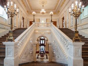 Four Seasons Hotel Lion Palace