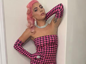 The Grammy- and Oscar-winner returned to the stage and finished the performance