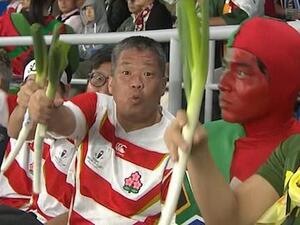  Japanese Rugby Fans Dancing with Leeks (Twitter)