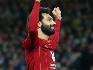 صلاح يقود ليفربول للفوز قبل أن يتعرض للإصابة