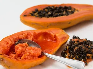 اصنعيه بنفسك: خلطة البابايا والعسل لتفتيح البشرة