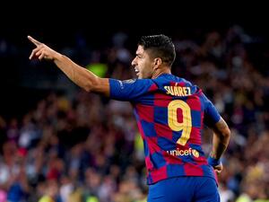 سواريز يتألق ويسجل مرتين