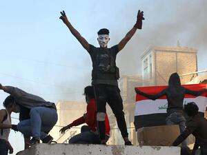 اصدر قائد شرطة محافظة ذي قار أمرا يقضي بسحب كافة أفراد قوات مكافحة الشغب 