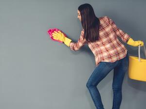 تدعو النصيحة إلى البعد عن استخدام الليفة المعدن لغرض تنظيف الحائط تدعو النصيحة إلى البعد عن استخدام الليفة المعدن لغرض تنظيف الحائط