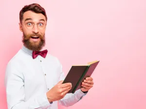 ترتبط الفكاهة ارتباطاً وثيقاً بالذكاء الذي يفسر السبب الذي يجعل النساء يشعرون الرجال بقدر كبير من الفكاهة