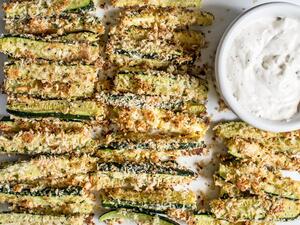 أصابع الكوسا بالبارميزان