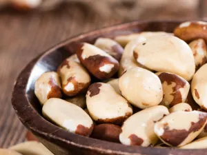 5 مواد غذائية يجب أن تأكلها عند الإصابة بالغدة الدرقية