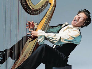 Harry still considers his bandmates to be "family"