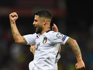 إنسينيي يحتفل بهدفه