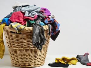 يُستخدم مبيّض الغسيل المخفّف بالماء  يُستخدم مبيّض الغسيل المخفّف بالماء