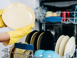 تُنظَّف بقع الصدأ التي تحدث داخل الغسالة وخارجها تُنظَّف بقع الصدأ التي تحدث داخل الغسالة وخارجها