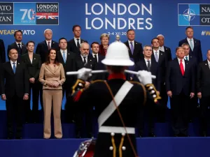 NATO leaders pose for a family photo during the NATO summit at the Grove hotel in Watford, northeast of London on December 4, 2019. CHRISTIAN HARTMANN / POOL / AFP