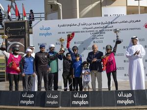 Mr Mirwais Azizi, Founder and Chairman of Azizi Developments, bestowed awards upon the ‘Endurance Ride for Ladies’ champions 