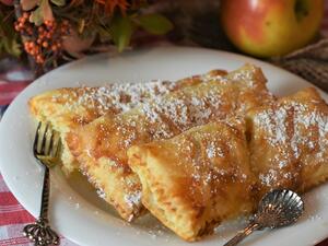 فطيرة التفاح الهشة المقلية