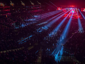 شاركوا بحضور الحفلات الفنّيّة للنجمين ليام باين وحسين الجسمي وغيرهما 