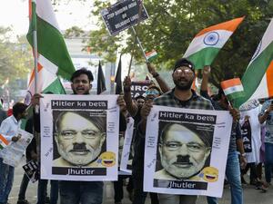 Protesters shout slogans during a demonstration against India's new citizenship law in Hyderabad on January 4, 2020. Noah SEELAM / AFP